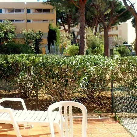 T2 Terrasse, Les Mimosas La Faviere, 5 Pers, 5 Mn A Pieds Des Plages Et Commerces