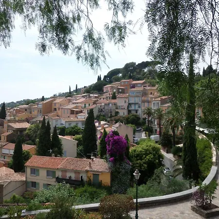 T2 Terrasse, Les Mimosas La Faviere, 5 Pers, 5 Mn A Pieds Des Plages Et Commerces *