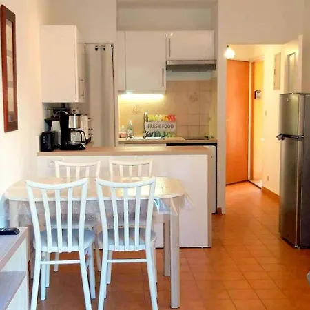 T2 Terrasse, Les Mimosas La Faviere, 5 Pers, 5 Mn A Pieds Des Plages Et Commerces דירה